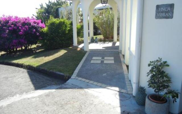 Finca Vibran B & B