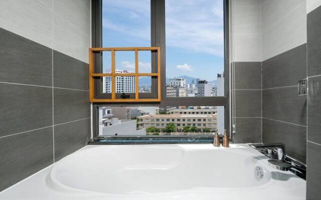 Monalisa Luxury Hotel