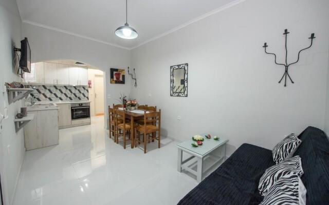 Eleni Family Apartments