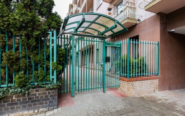 Apartments Warsaw Hoza by Renters