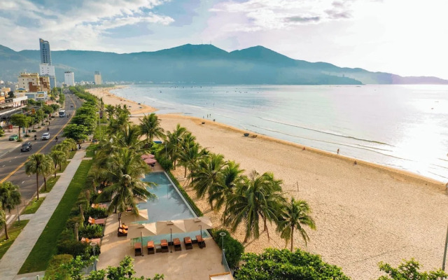 Signature By M Village Beachfront Hotel