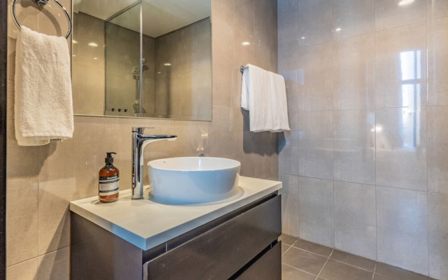 Monty - Elegant Penthouse With Skyline Views Terrace