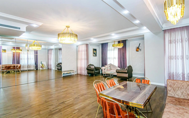 Buta Place VIP House 904