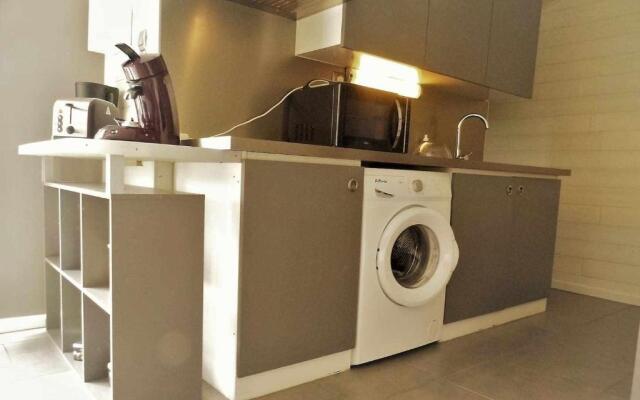 Joli petit T2 calme au bord de leau