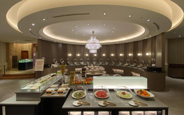 Monarch Plaza Hotel