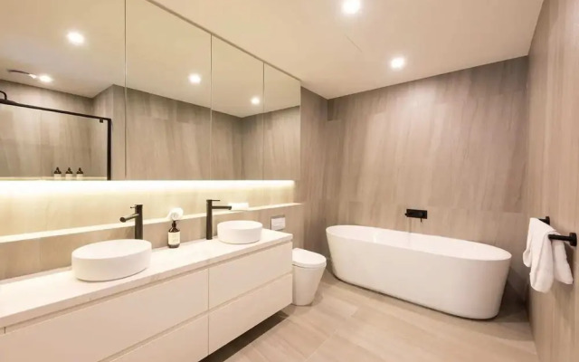 Stylish 3 Bedroom With Free Parking