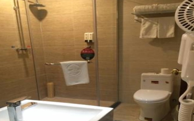 GreenTree Inn Jiuquan Dunhuang Shazhou North Road Hotel – Bathroom – Jiuquan