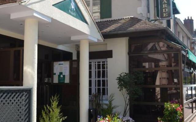 Logis Hôtel la Poularde