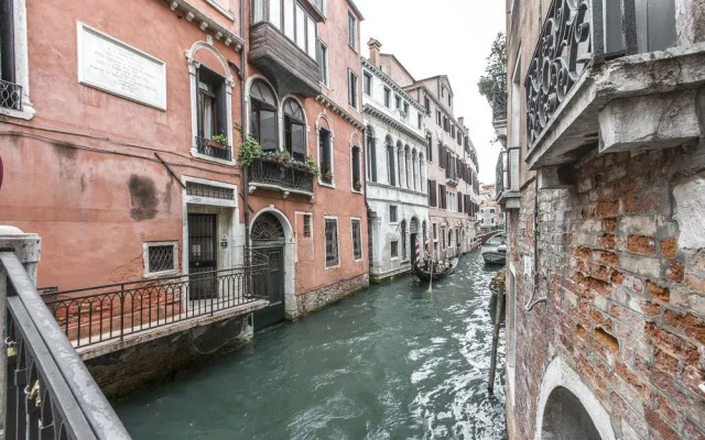 Studio Rialto Bridge
