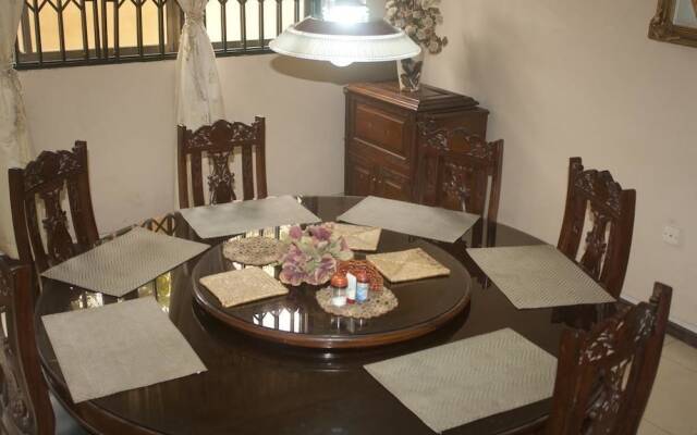 Elmeiz Place Guest House