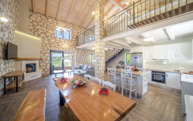 Luxury Villa Irida