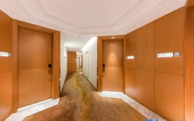 Liton Huaju Hotel (Wuhan Yellow Crane Tower Pengliuyang Metro Station Branch)