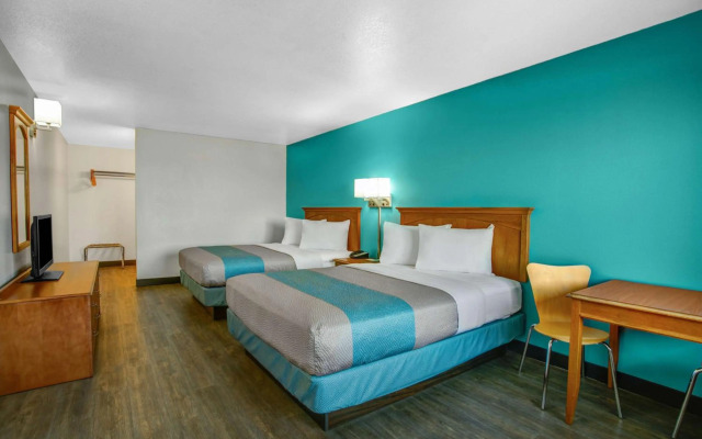 Motel 6 Baker City, OR