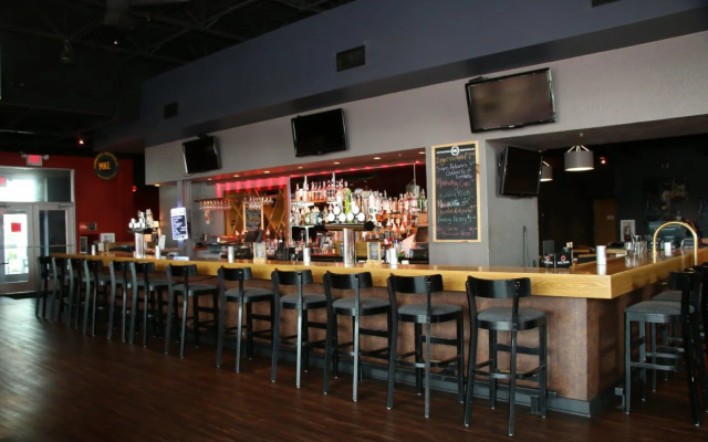 Delta Hotels by Marriott Milwaukee Northwest