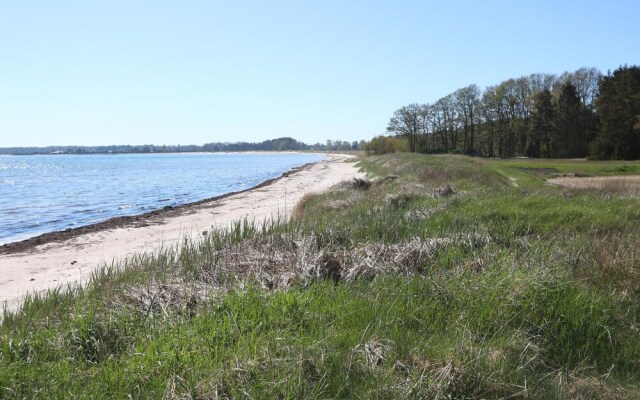 Awesome Home in Löttorp With 5 Bedrooms