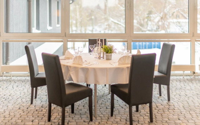 SL'otel im Parforcehaus