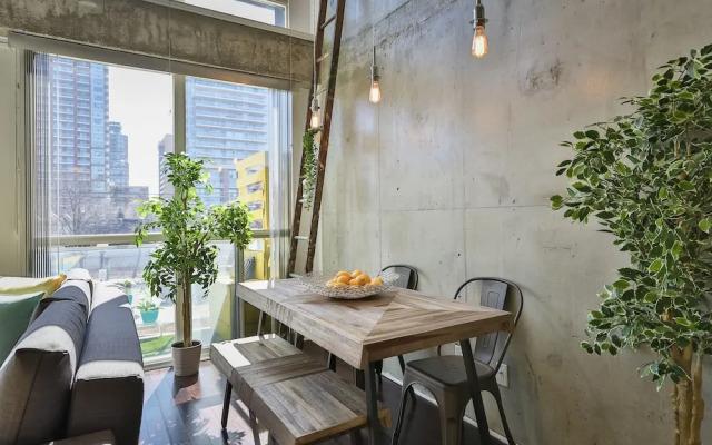 QuickStay - Sunlit Luxury Loft on King West