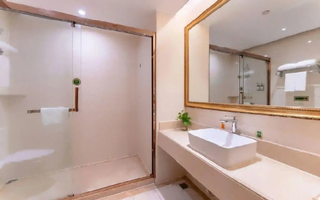 Vienna International South Railway Station