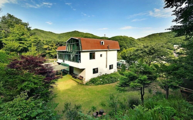 Jung Pension