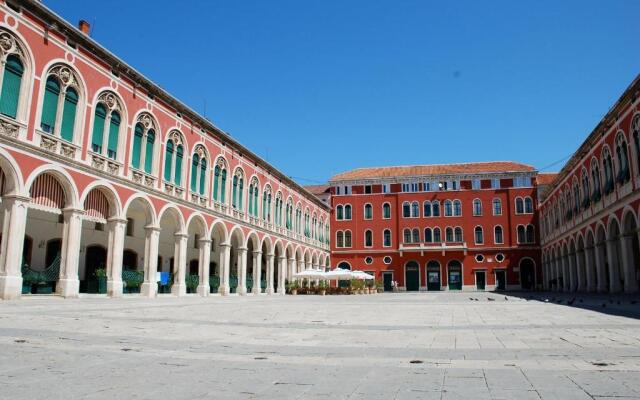 Fairy Of The Seas Apartments