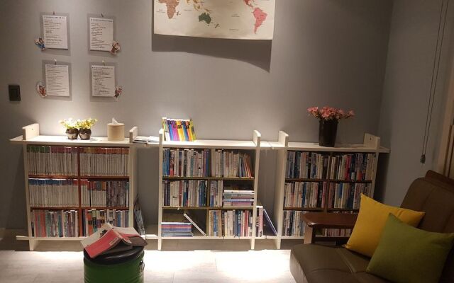 Friends Guesthouse - Hostel