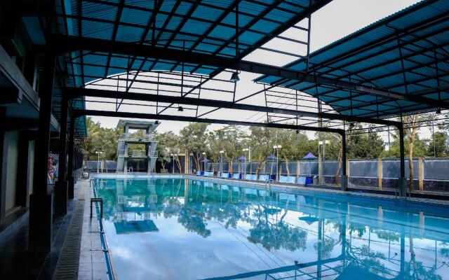 Green Hill Hotel And Convention Center