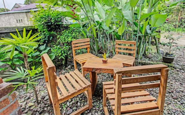 OYO 92275 Tastura Homestay