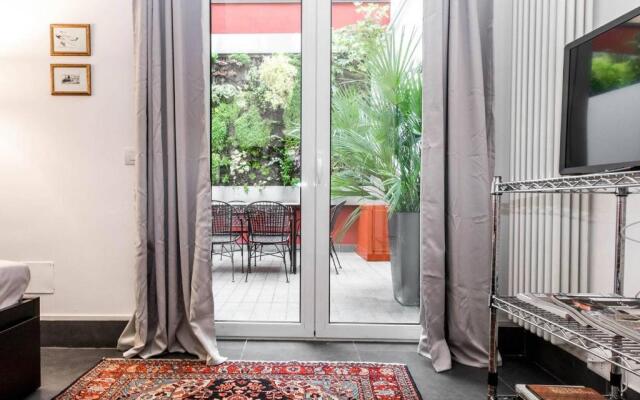 ALTIDO Charming Apt for 3 with Adorable Internal Garden