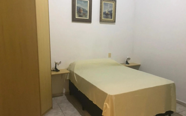 Casa 5 suítes com piscina e churrasqueira