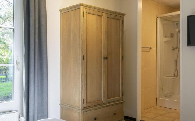 Restyled House With Three Bathrooms, Breda at 10km