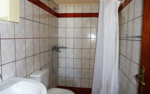 Ataviros Hotel