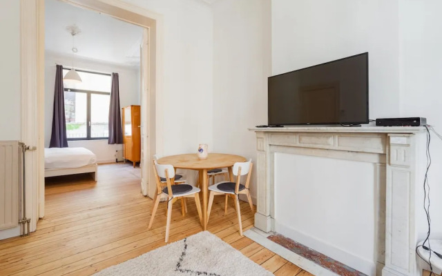 Self Check In 2 Room Appartement In Trendy Saint Gilles