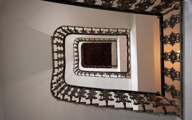 Beautiful Restored - Close To Metro - II