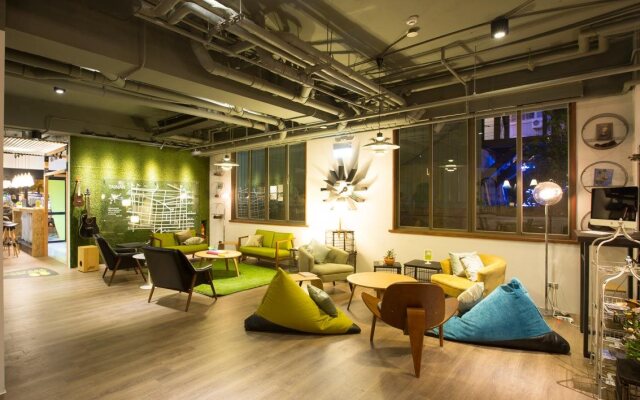Light Hostel