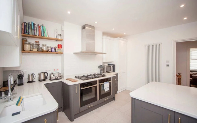 Modern and Chic 2 Bedroom in Bristol