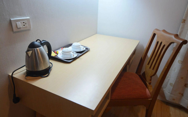 Charoen Hotel