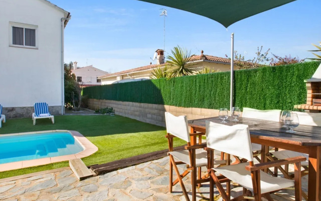 Spacious Holiday Home in Vidreres With Pool