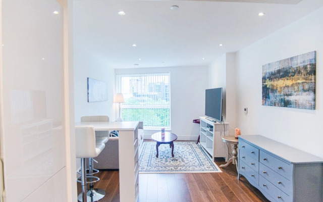 Stunning 1-bed Apartment in Lincoln Plaza