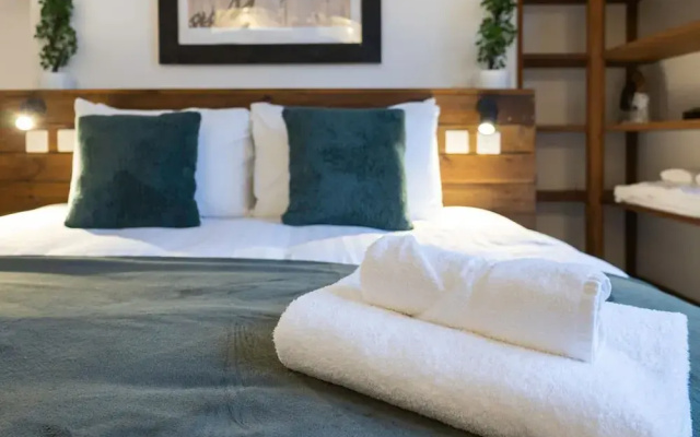 Host Stay Grafton Rustic