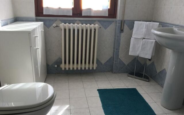 Valley View Apartment in Ameglia near Historical Center with Garden