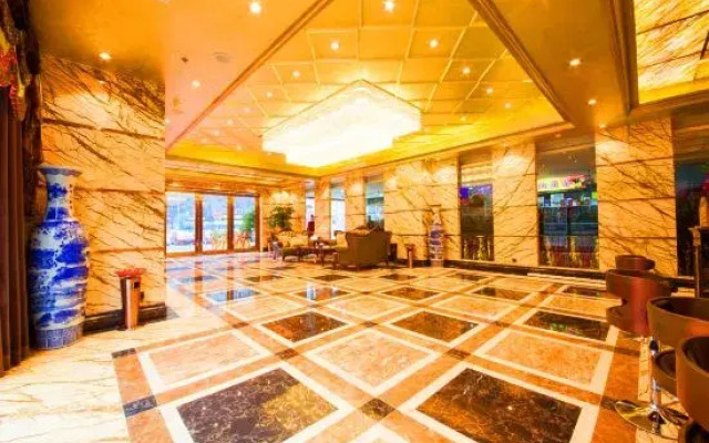 Yuechen Hotel (Xietaizi Subway Station)