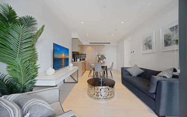 Brand New Fully Furnished Apartment near Macquarie Centre