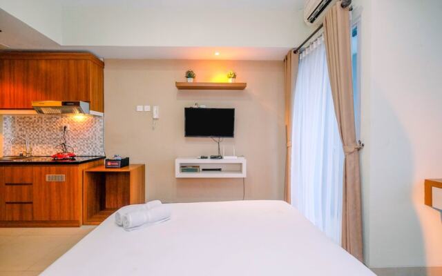 Homey And Relaxing Studio Grand Dhika City Apartment