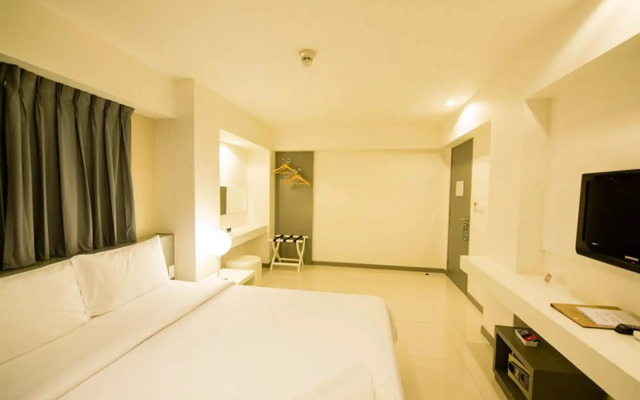 Myhotel CMYK Ratchada