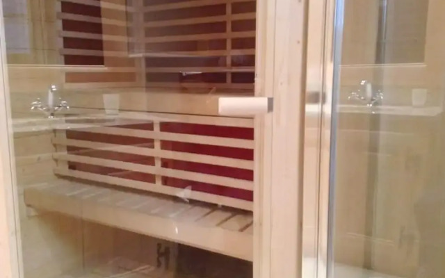 Lush Apartment With Sauna and hot tub