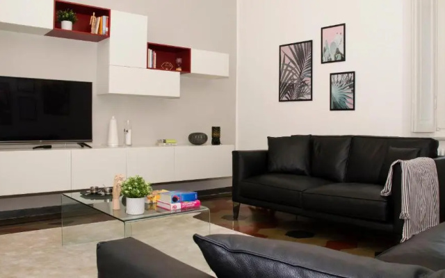 ALTIDO Splendid 3BR Apt with Parking and Terrace in Como