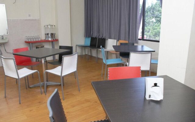 Hotel Kita Surabaya by Airy