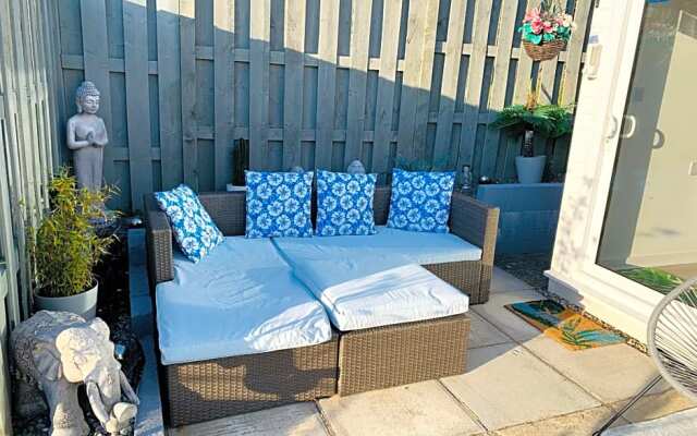 Nicolas Devon air bed and breakfast