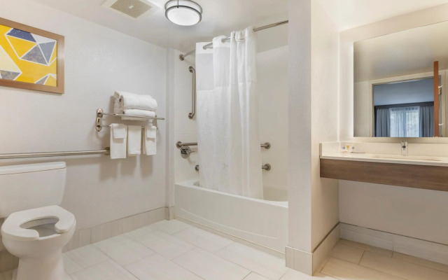 Comfort Suites Columbia Northeast - Fort Jackson