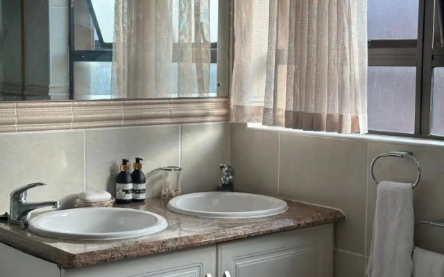 Trevi Sea-view Apartment